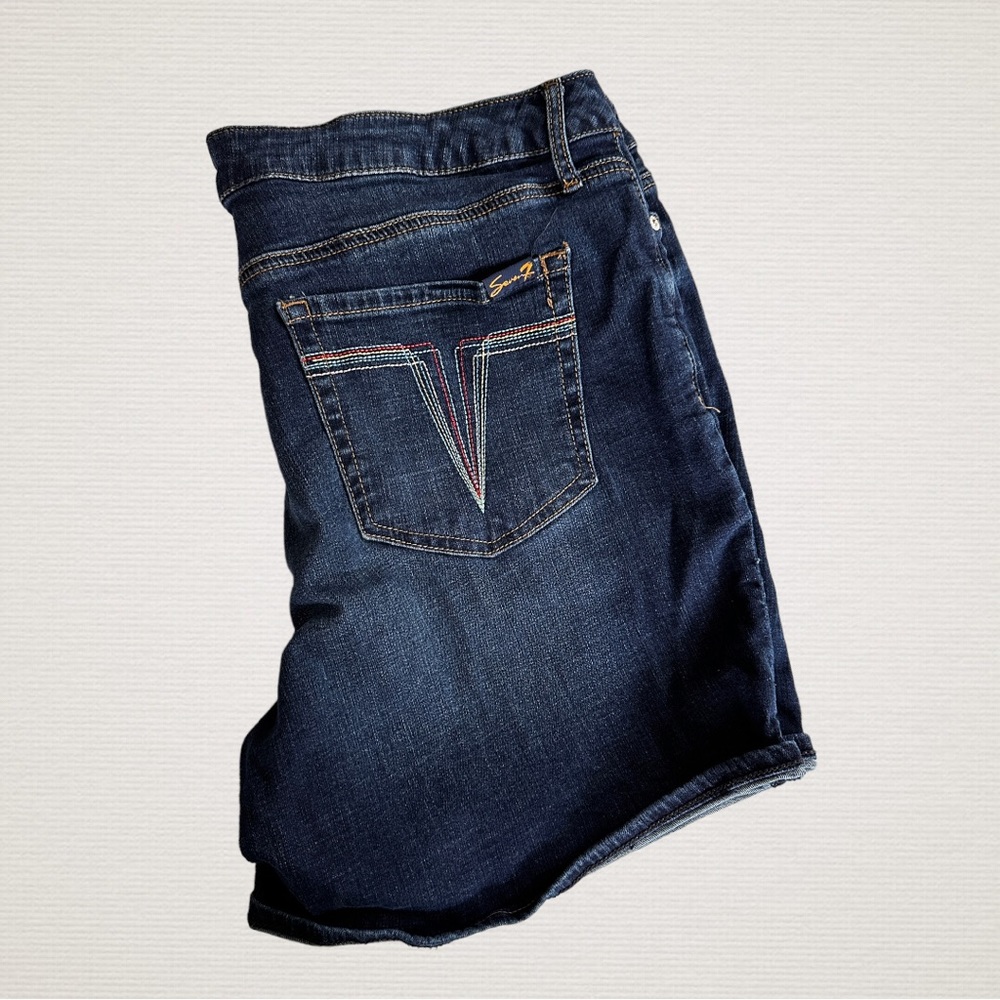 7 For All Mankind, Casual Comfort Classic Weekend Short, Size 16